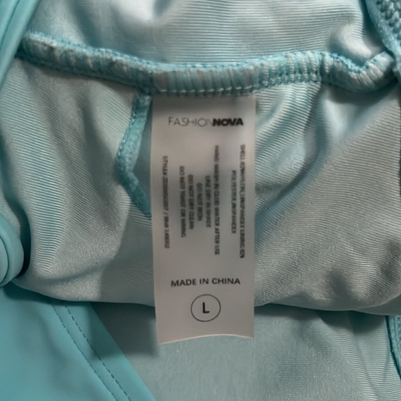 Fashion Nova blue swim top Large - Picture 3 of 3